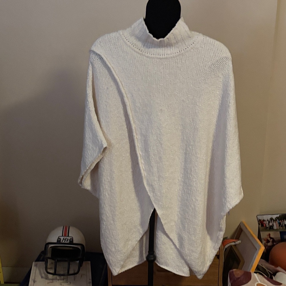 Free People all wrapped up poncho ivory m/l